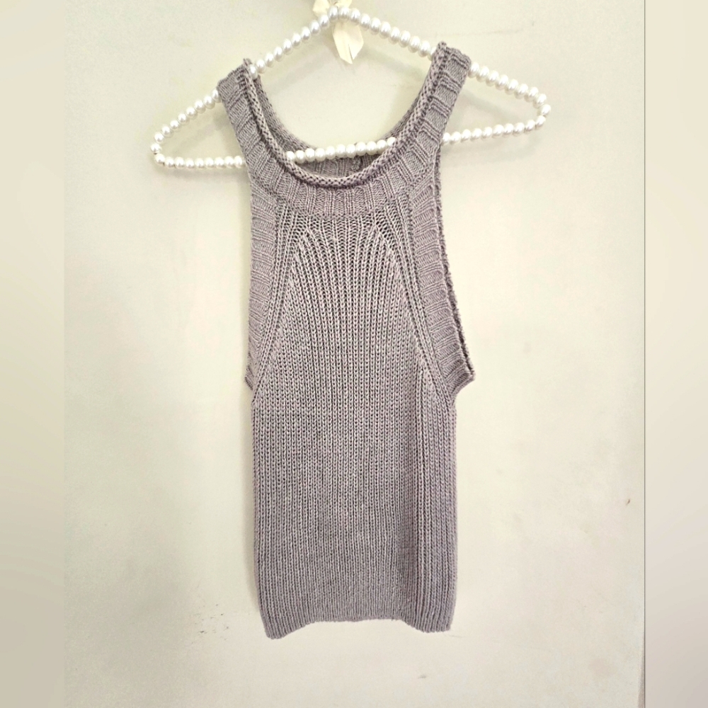 3/20 Bundle Offer EZRA Size Small Knit sleeveless gray sweater